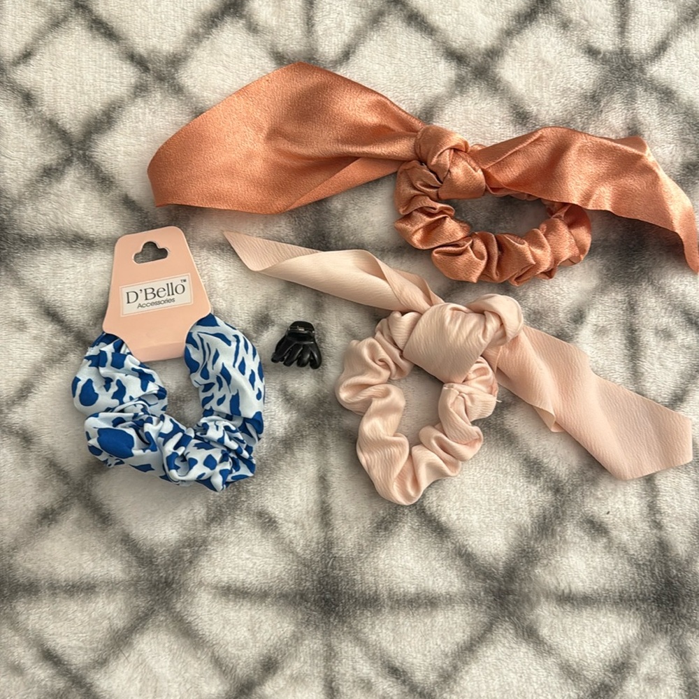 Set of 4 Hair Accessories - NEW